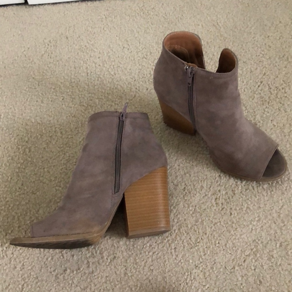 Open-toed Suede Booties
